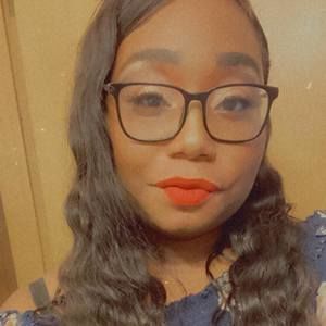 Meet your Posher, Raquel